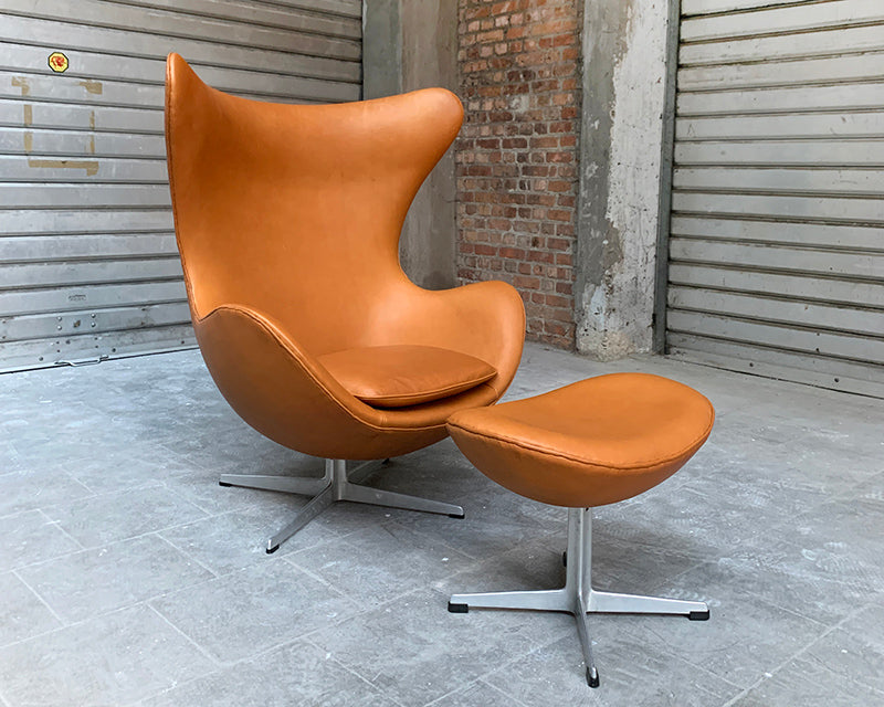 Early Egg Chair and Ottoman by Arne Jacobsen for Fritz Hansen