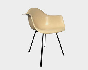 Charles & Ray Eames DAX Chair Fiberglass on X-base, Herman Miller, 1950-60s