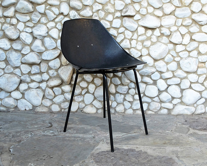 Black coquillage chair by Pierre Guariche for Meurop 1960s – Bert