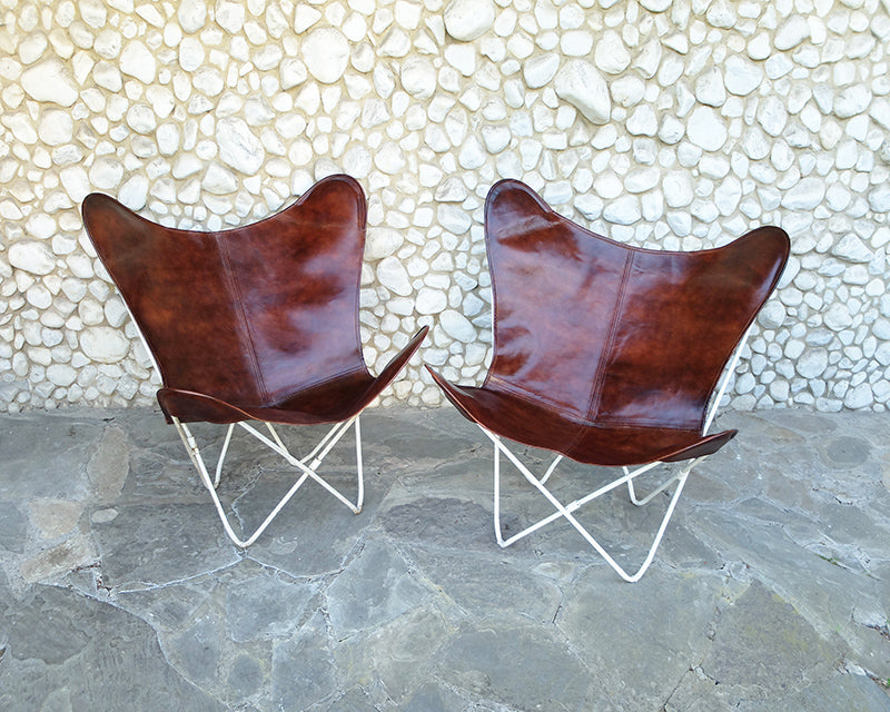 Pair vintage butterfly chairs by Jorge Ferrari Hardoy, disassembly possible, new covers