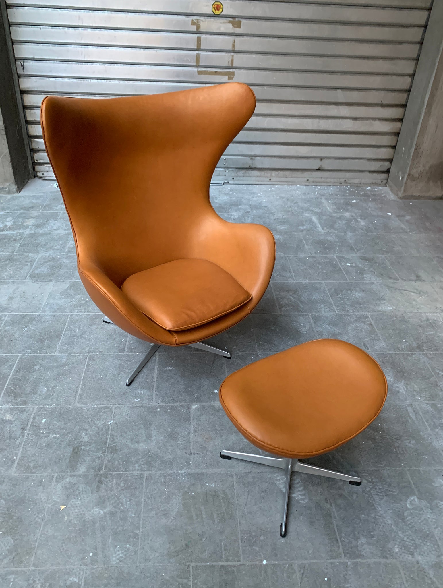 Early Egg Chair and Ottoman by Arne Jacobsen for Fritz Hansen, 1960s