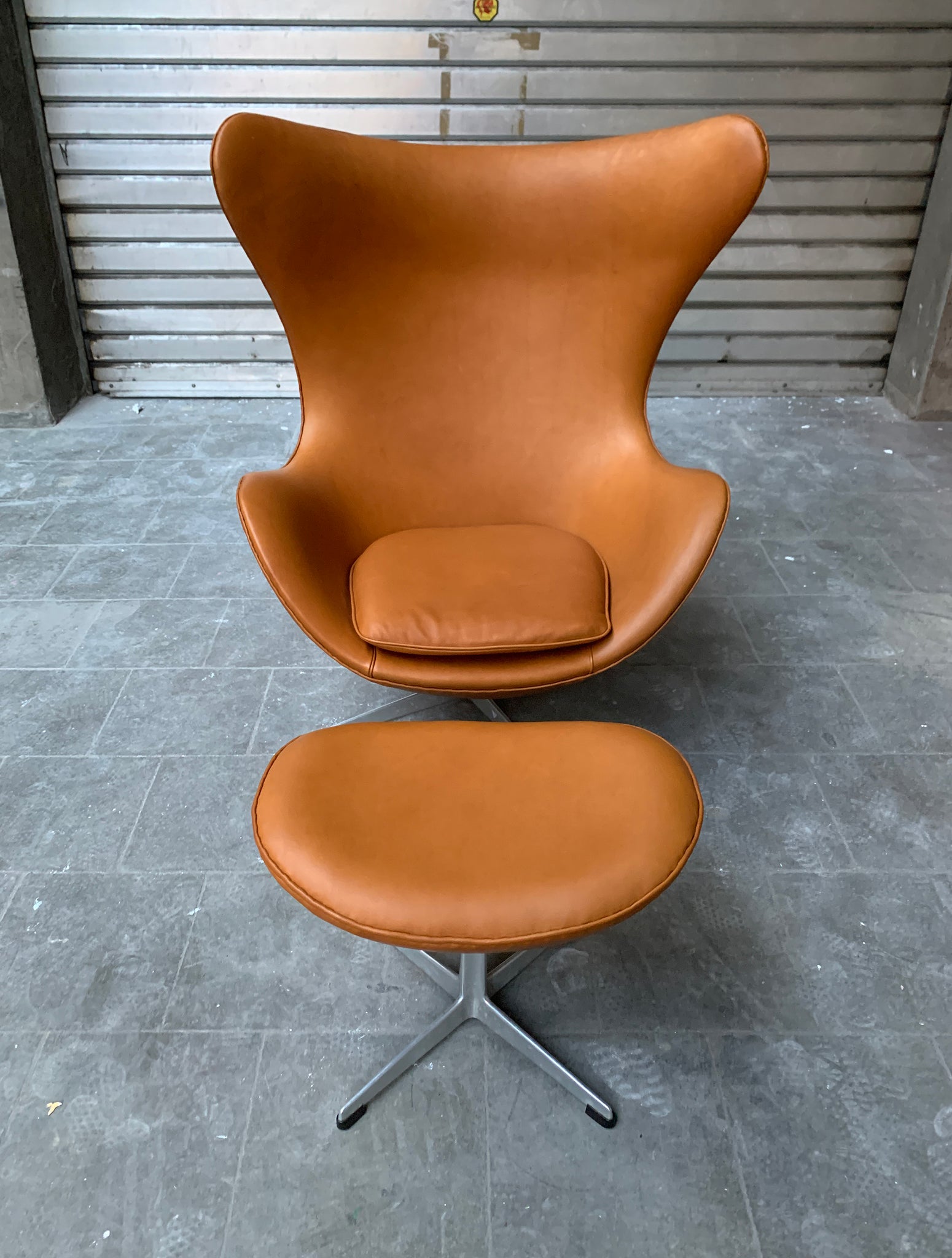 Leather egg deals chair and ottoman