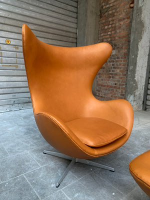 Early Egg Chair and Ottoman by Arne Jacobsen for Fritz Hansen, 1960s