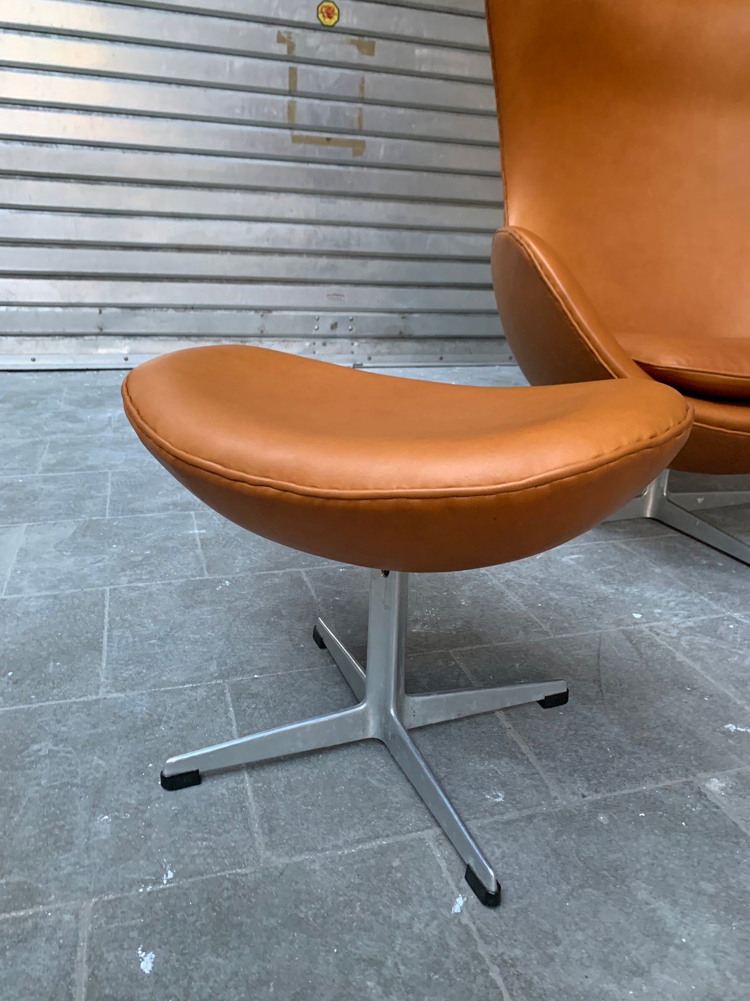 Early Egg Chair and Ottoman by Arne Jacobsen for Fritz Hansen, 1960s