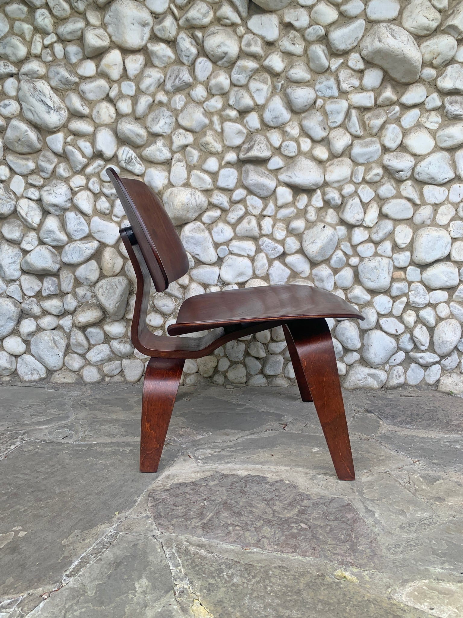 LCW Lounge Chair Wood Walnut, Charles & Ray Eames Evans / Herman Miller 1948-49