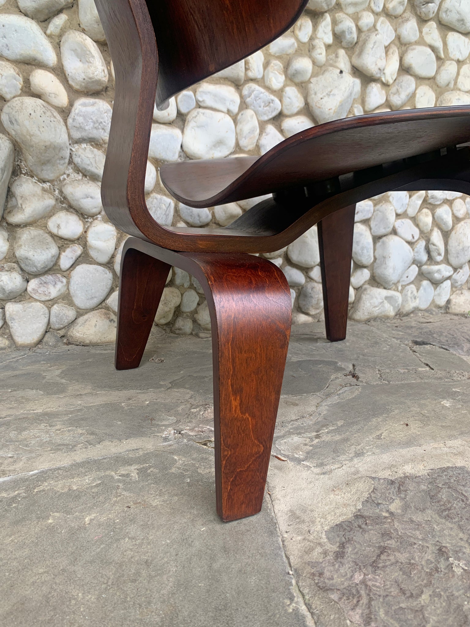 LCW Lounge Chair Wood Walnut, Charles & Ray Eames Evans / Herman Miller 1948-49