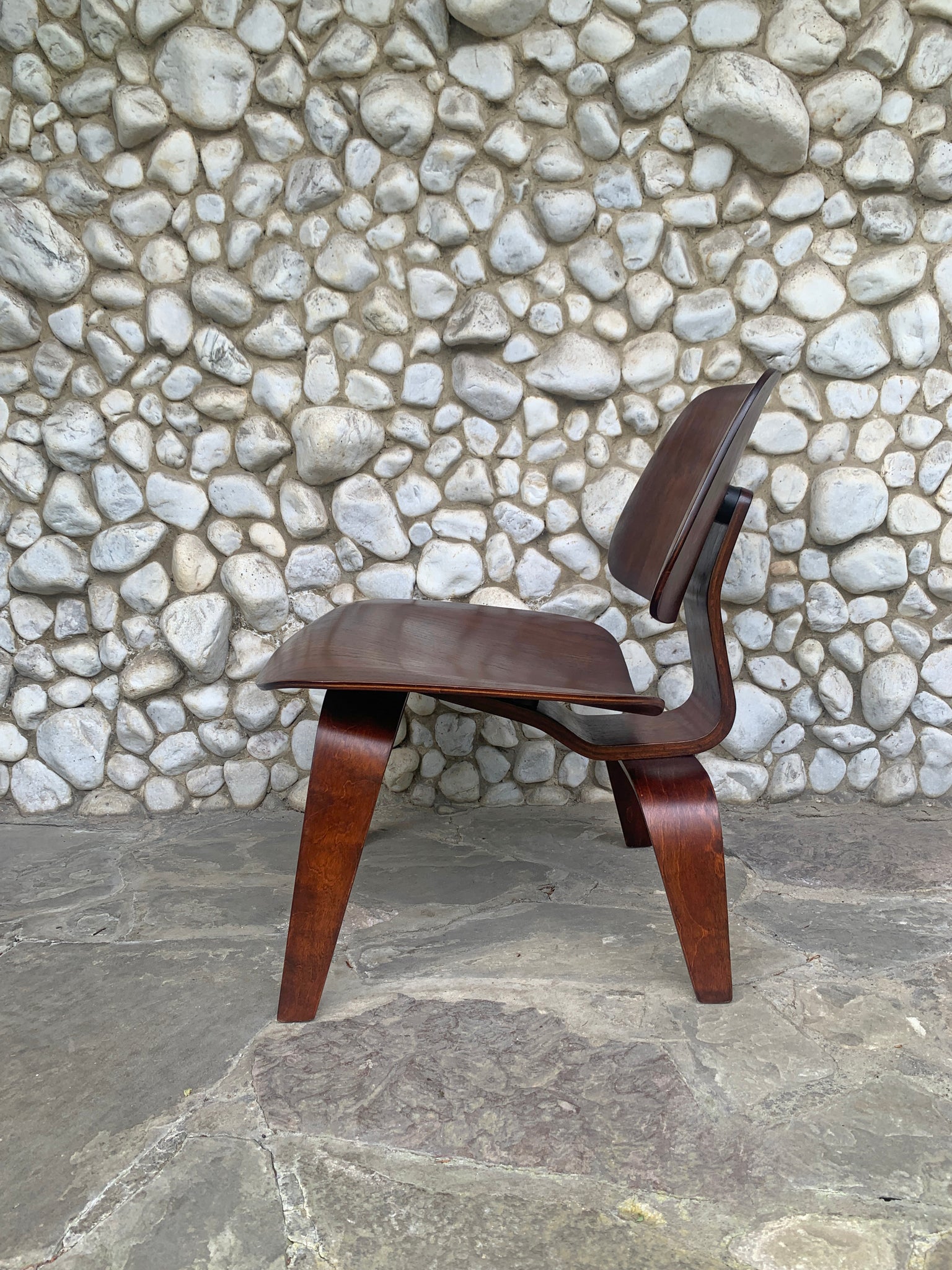 LCW Lounge Chair Wood Walnut, Charles & Ray Eames Evans / Herman Miller 1948-49