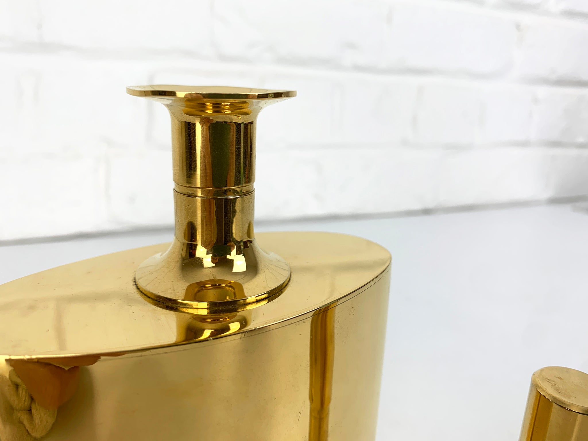 Decanter / Flask in 23 carat gold plated brass Pierre Forssell for Skultuna, 1960s