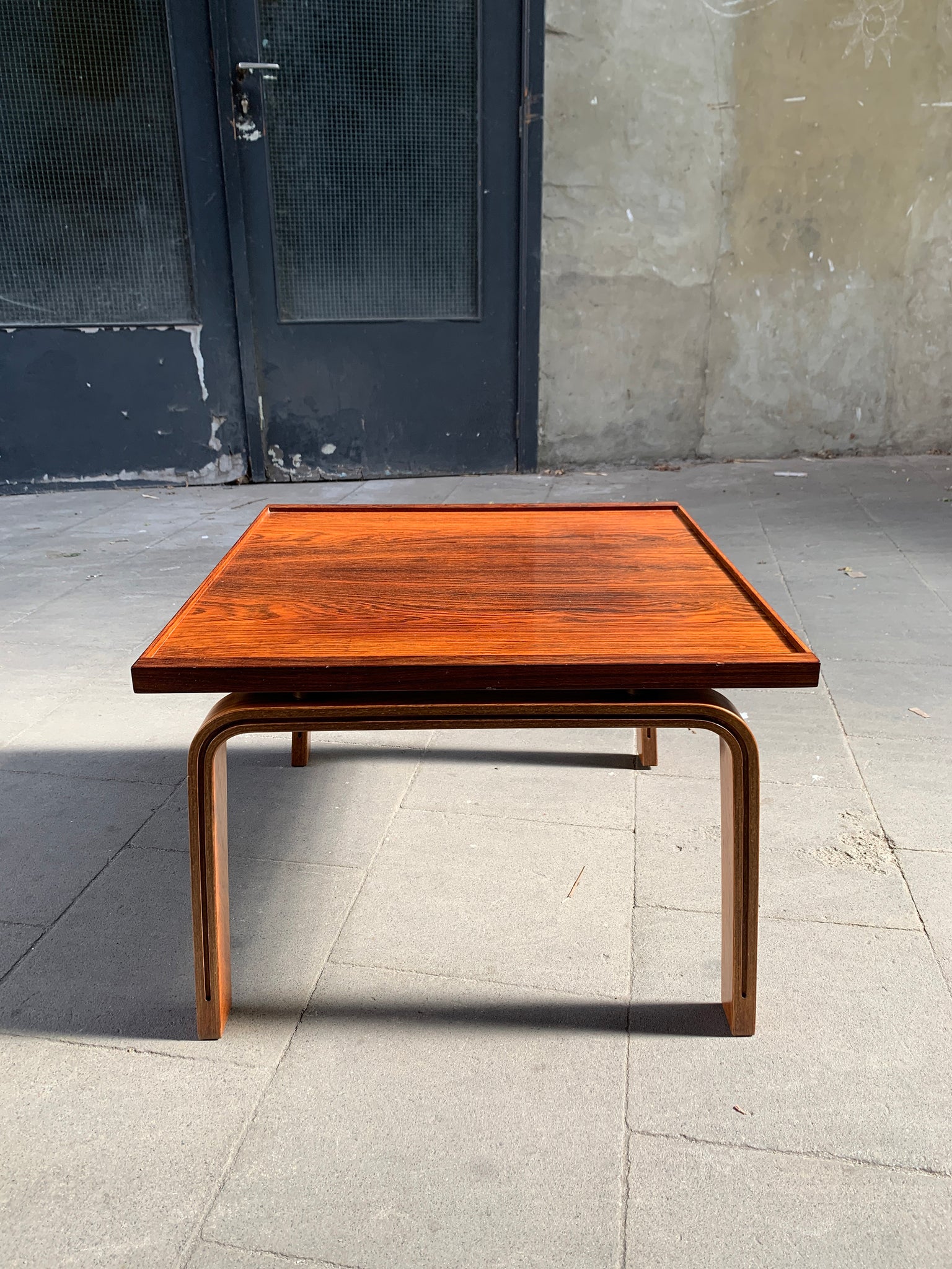 Rosewood coffee table Arne Jacobsen for St. Catherine’s College Fritz Hansen