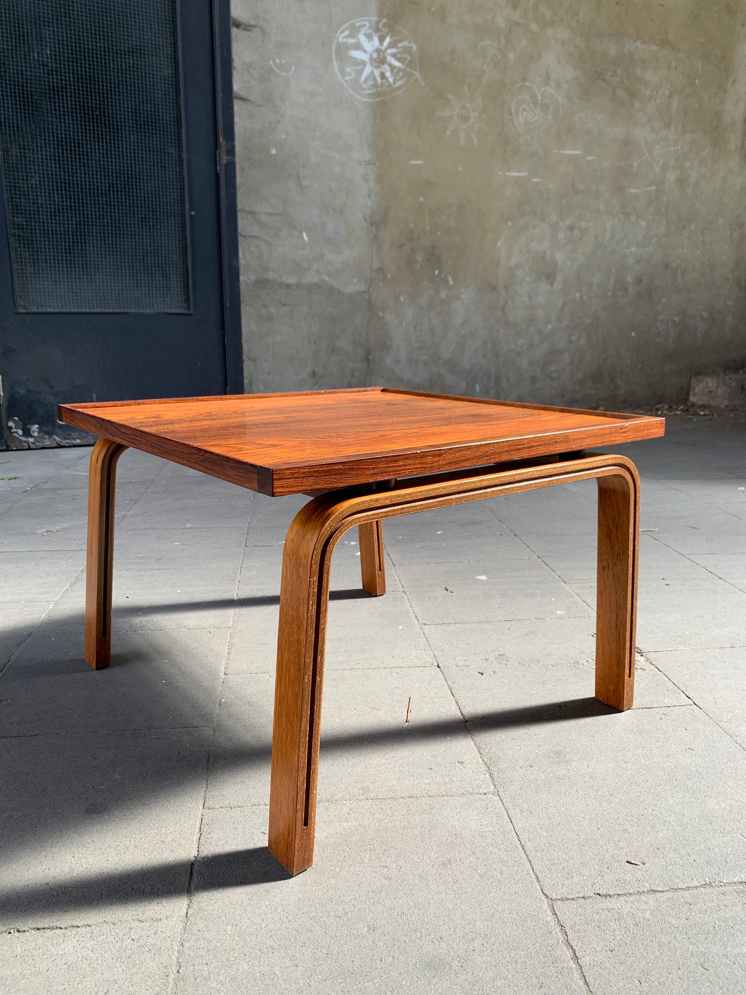 Rosewood coffee table Arne Jacobsen for St. Catherine’s College Fritz Hansen