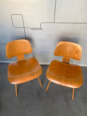 DCW Chairs by Charles & Ray Eames for Evans / Herman Miller Ash, 1940s, Set of 2