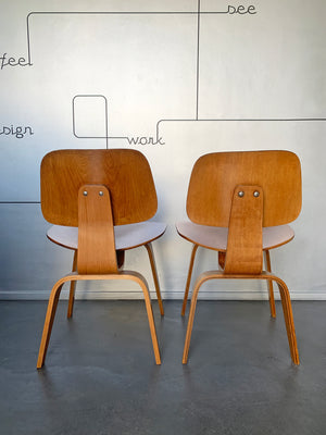 DCW Chairs by Charles & Ray Eames for Evans / Herman Miller Ash, 1940s, Set of 2