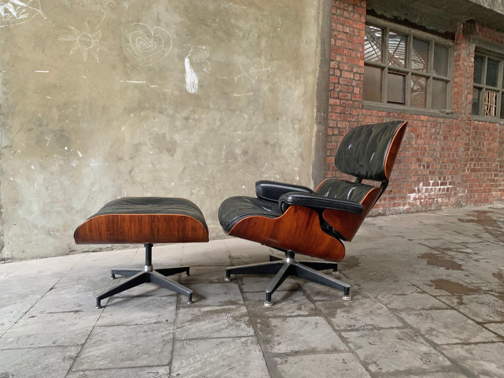 Herman Miller Lounge chair 670 & ottoman 671 Charles & Ray Eames 1960s