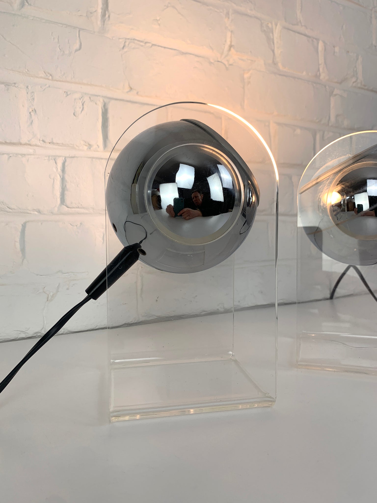 Pair of plexiglass Sphere Space Age Table Lamps, 1960-70s