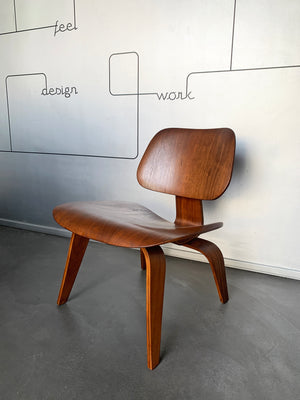 LCW Lounge Chair Wood Walnut, Charles & Ray Eames Evans / Herman Miller 1948-49