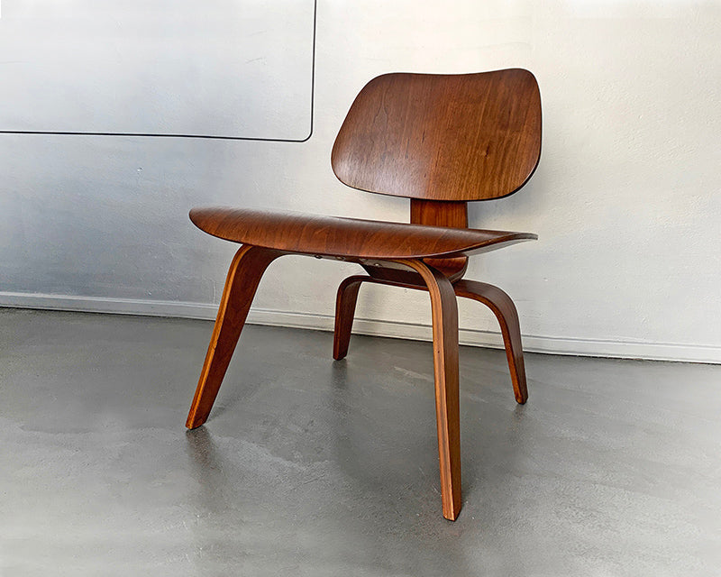 LCW Lounge Chair Wood Walnut, Charles & Ray Eames Evans / Herman Miller 1948-49