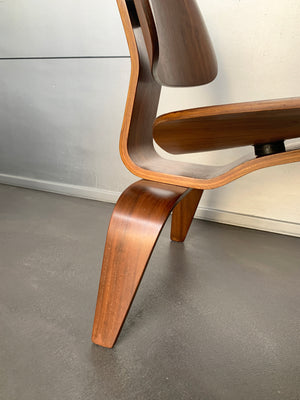 LCW Lounge Chair Wood Walnut, Charles & Ray Eames Evans / Herman Miller 1948-49