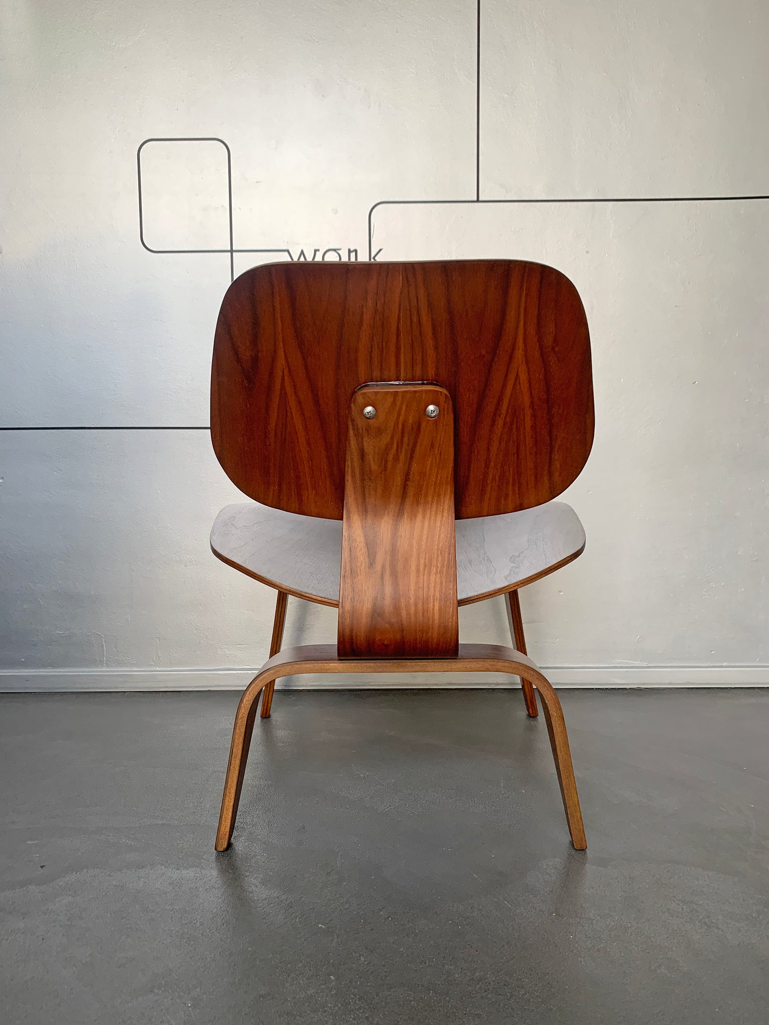 LCW Lounge Chair Wood Walnut, Charles & Ray Eames Evans / Herman Miller 1948-49