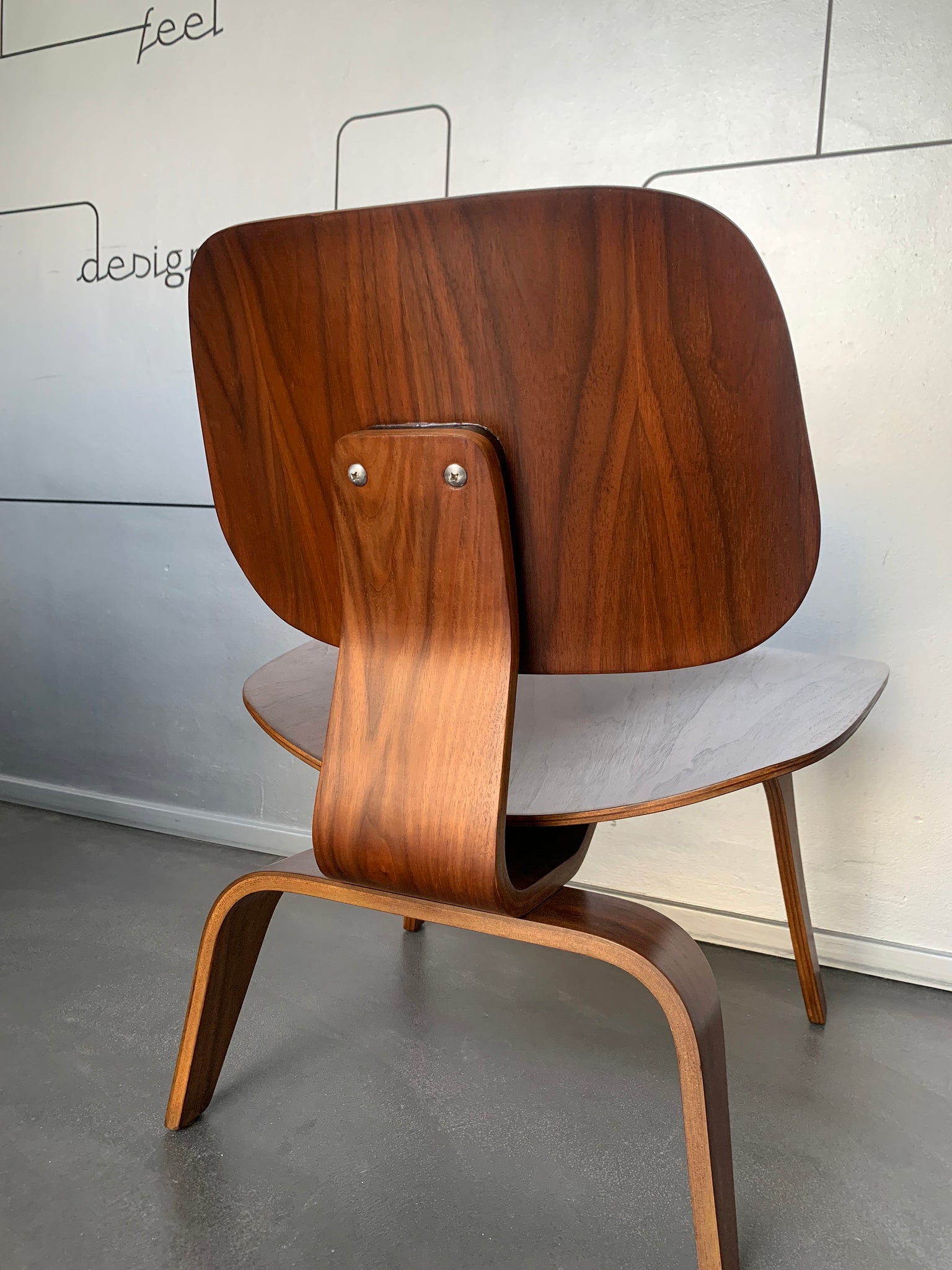 LCW Lounge Chair Wood Walnut, Charles & Ray Eames Evans / Herman Miller 1948-49