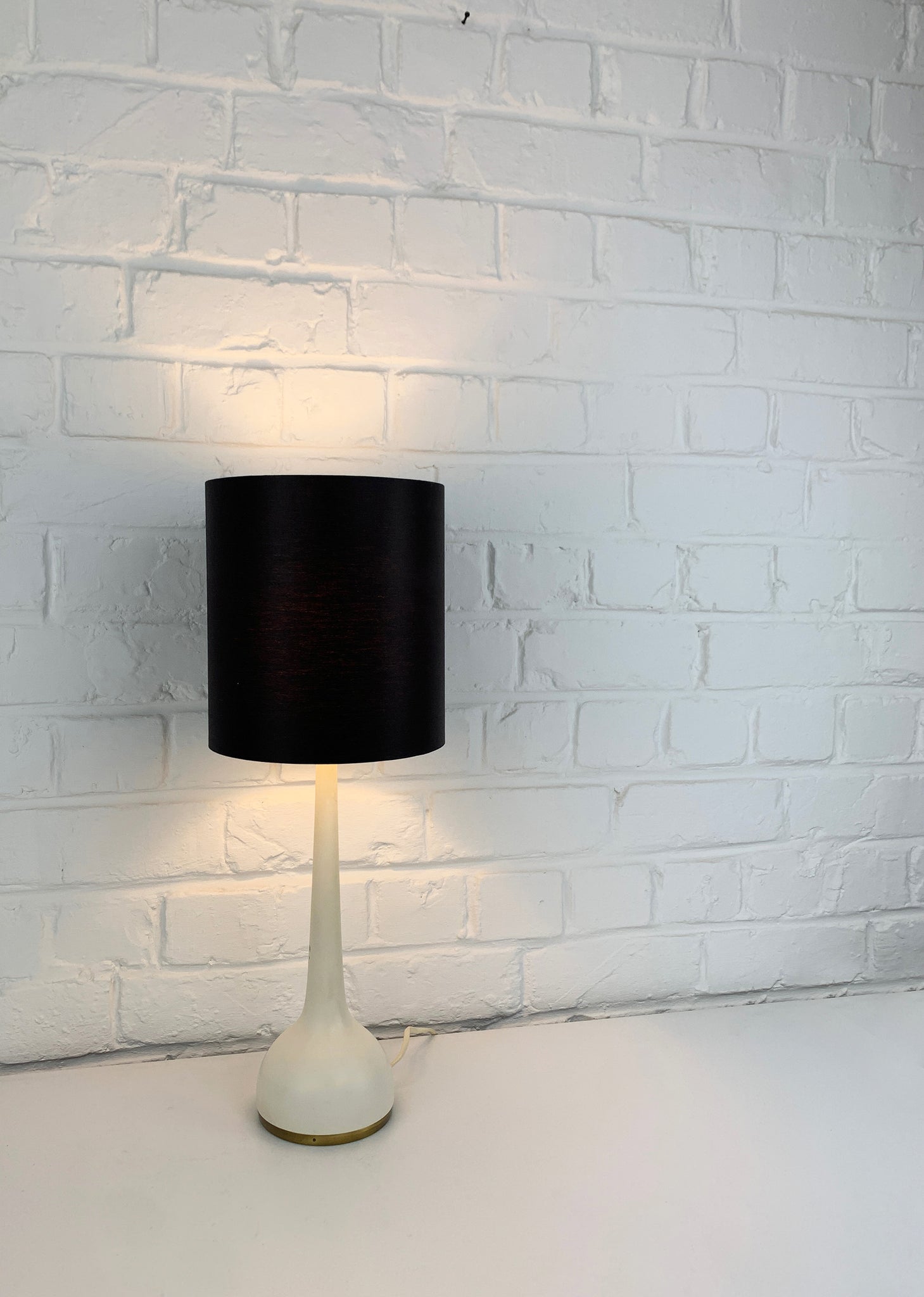 Ada ii deals white table lamp