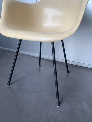 Charles & Ray Eames DAX Chair Fiberglass on X-base, Herman Miller, 1950-60s