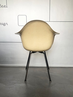 Charles & Ray Eames DAX Chair Fiberglass on X-base, Herman Miller, 1950-60s