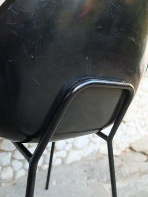 Black coquillage chair by Pierre Guariche for Meurop 1960s