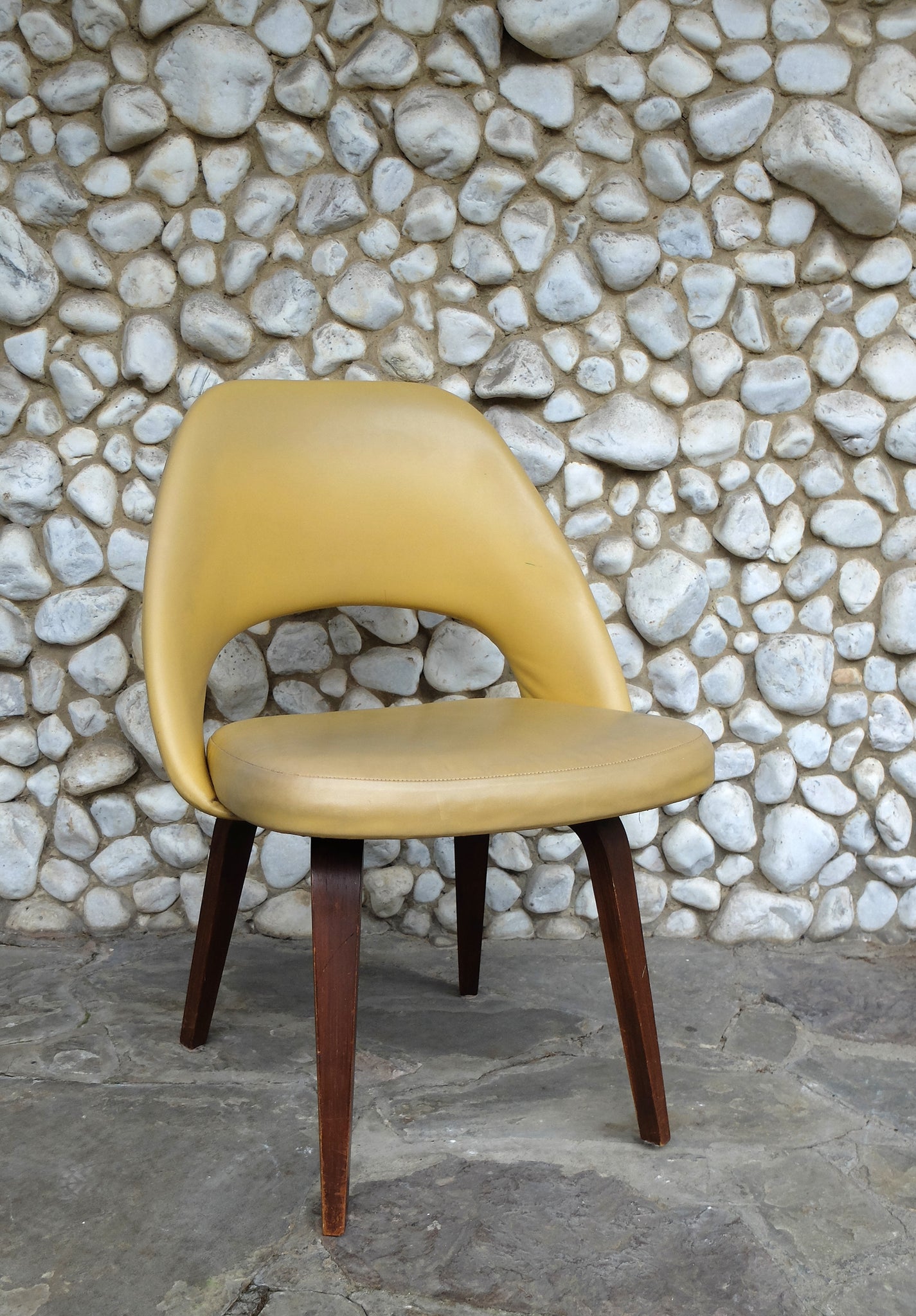 Mid-Century 71 Executive Chair with Wooden Legs by Eero Saarinen for Knoll Inc. / Knoll International