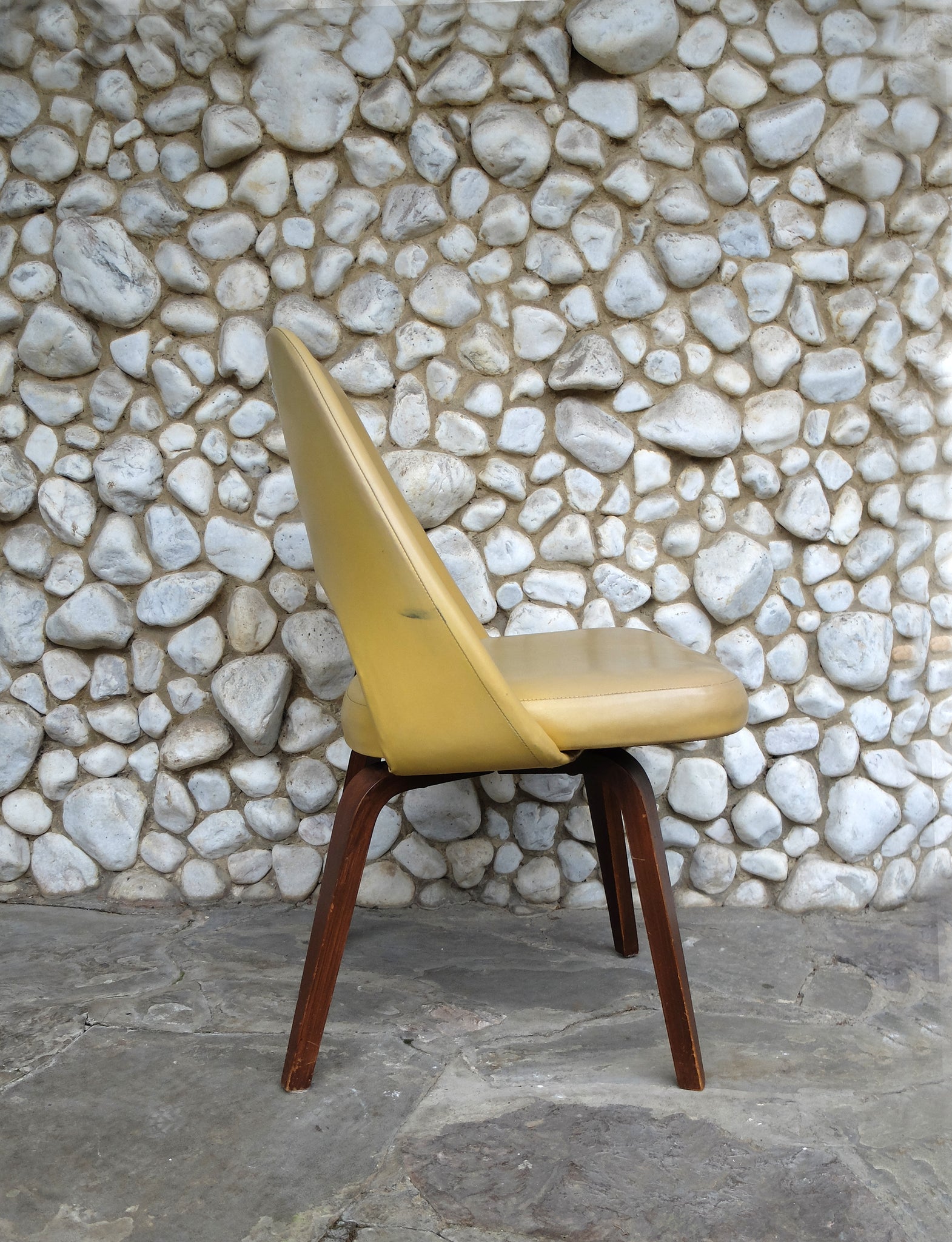 Mid-Century 71 Executive Chair with Wooden Legs by Eero Saarinen for Knoll Inc. / Knoll International