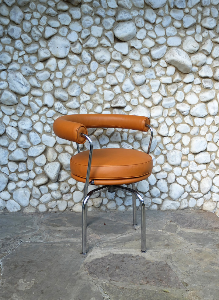 Lc7 armchair online