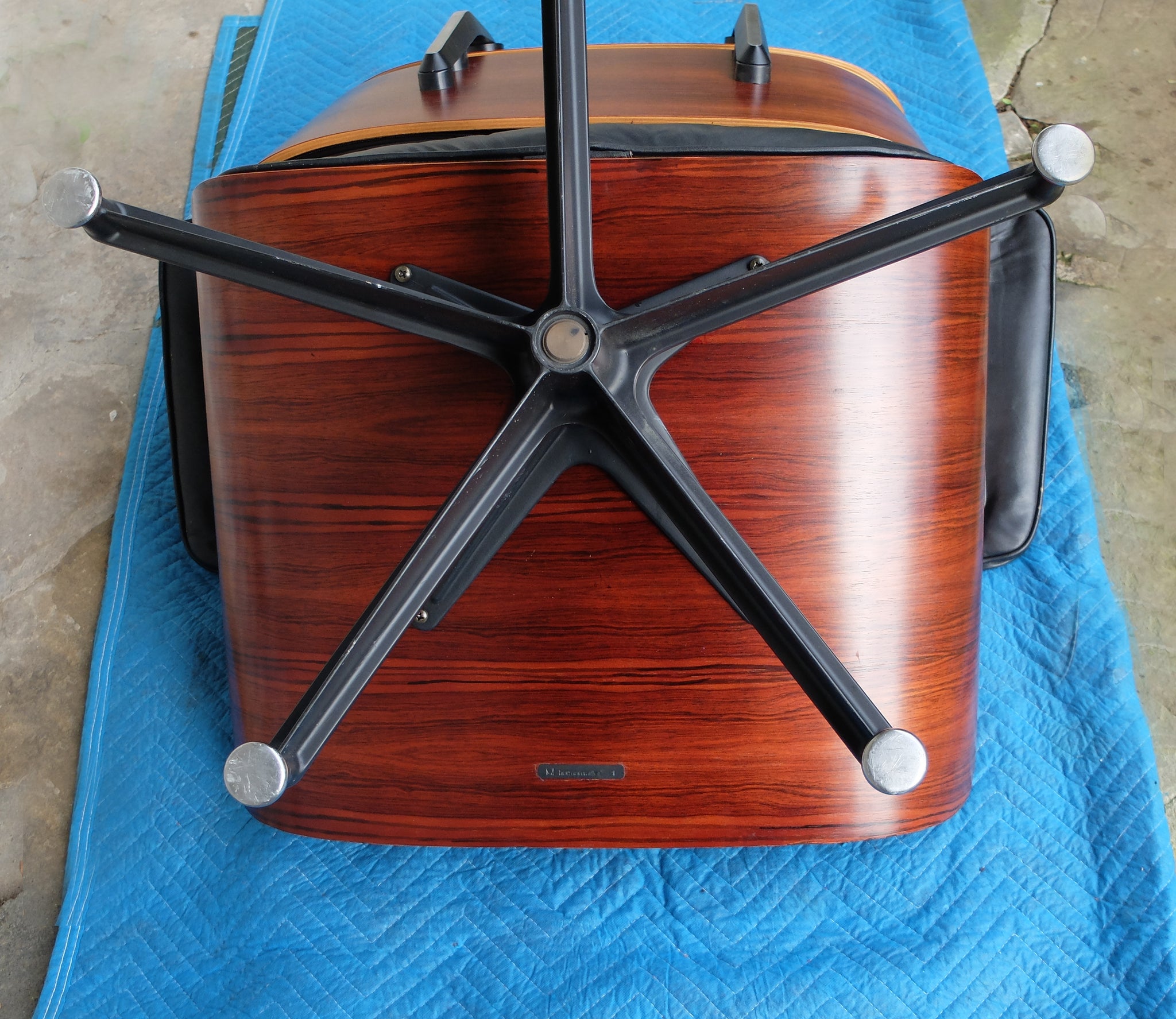 Rosewood Lounge Chair and Ottoman by Ray & Charles Eames for Herman Miller, 1970s