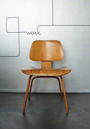 DCW Chair in Calico Ash by Charles & Ray Eames for Herman Miller, 1950