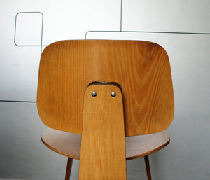 DCW Chair in Calico Ash by Charles & Ray Eames for Herman Miller, 1950