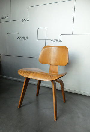 DCW Chair in Calico Ash by Charles & Ray Eames for Herman Miller, 1950