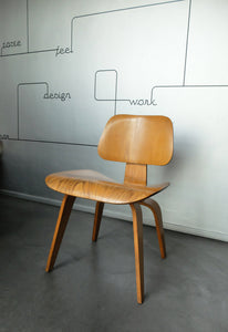 DCW Chair in Calico Ash by Charles & Ray Eames for Herman Miller, 1950