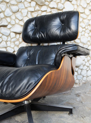 Herman Miller Lounge chair 670 & ottoman 671 designed by Charles& Ray Eames