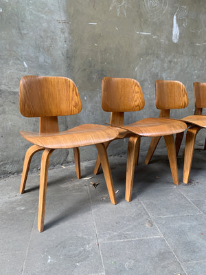 DCW Chairs by Charles & Ray Eames for Evans / Herman Miller Ash, 1940s, Set of 4