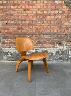 LCW Lounge Chair in Oak by Charles & Ray Eames for Herman Miller, 1953