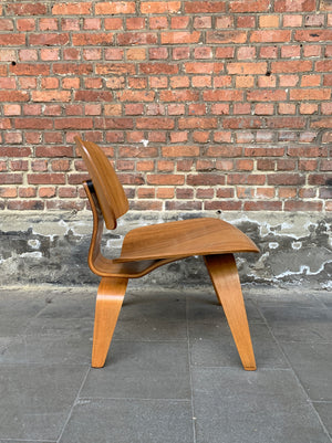 LCW Lounge Chair in Oak by Charles & Ray Eames for Herman Miller, 1953