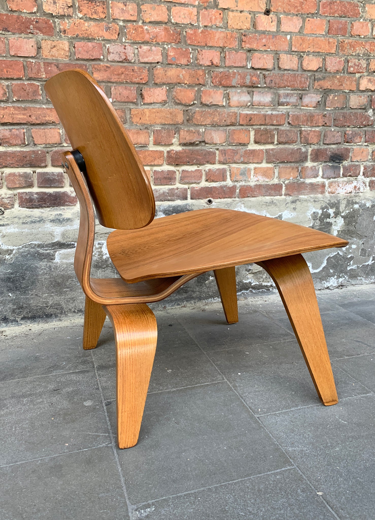 LCW Lounge Chair in Oak by Charles & Ray Eames for Herman Miller, 1953