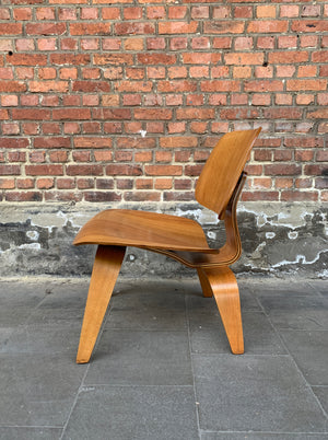 LCW Lounge Chair in Oak by Charles & Ray Eames for Herman Miller, 1953