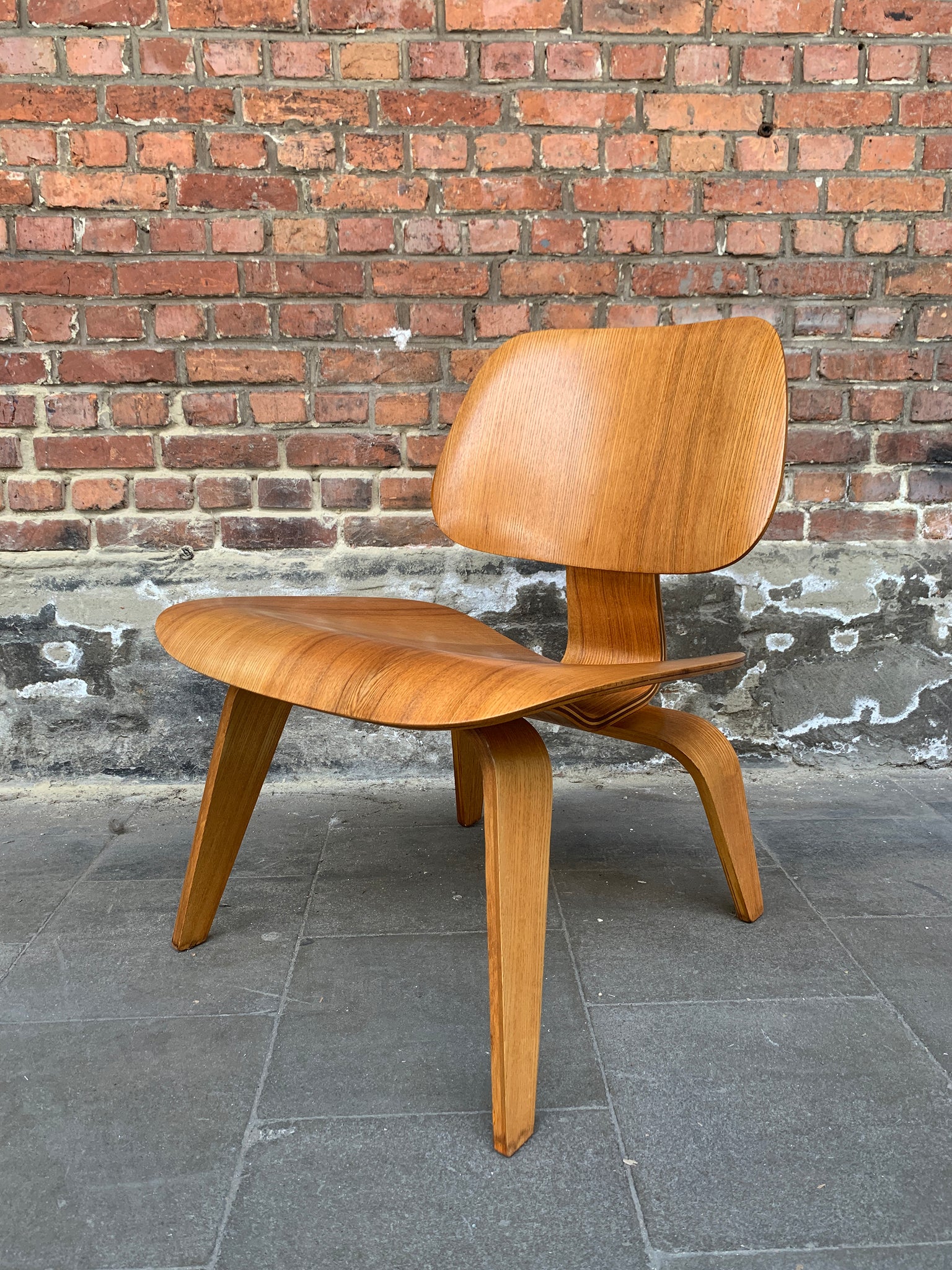 LCW Lounge Chair in Oak by Charles & Ray Eames for Herman Miller, 1953