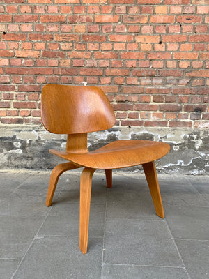 LCW Lounge Chair in Ash by Charles & Ray Eames for Herman Miller, 1950s