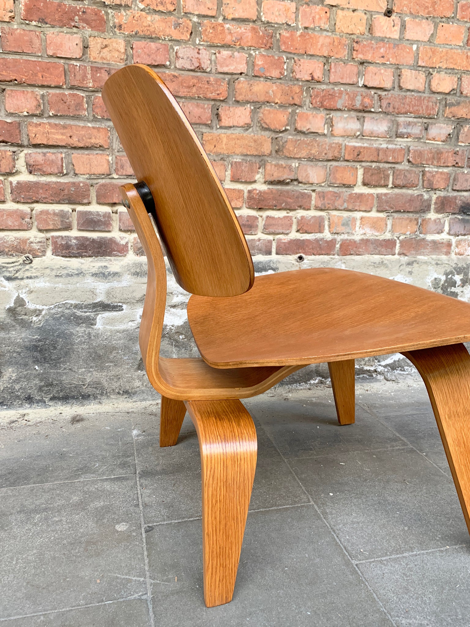 LCW Lounge Chair in Ash by Charles & Ray Eames for Herman Miller, 1950s